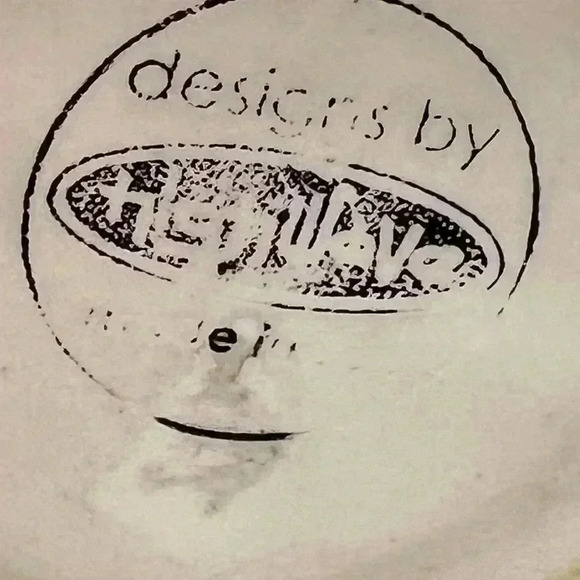 Classic Mickey No Spill Travel Mug With Lid. Designs By Highwave Joe Beene - Picture 6 of 7